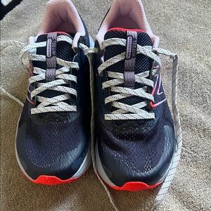 New Balance Kids' Dark Blue and Pink Sneakers